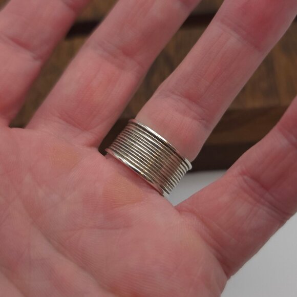 Size 6.25 925 Sterling Silver Cool Lined Wide Simple Ring - Picture 2 of 6